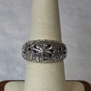 NEW 925 Sterling Silver Ring Bali Flower Ring 5.15 g